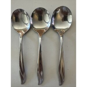 International Silver 100 stainless steel Impression  Round Soup Spoon USA‎